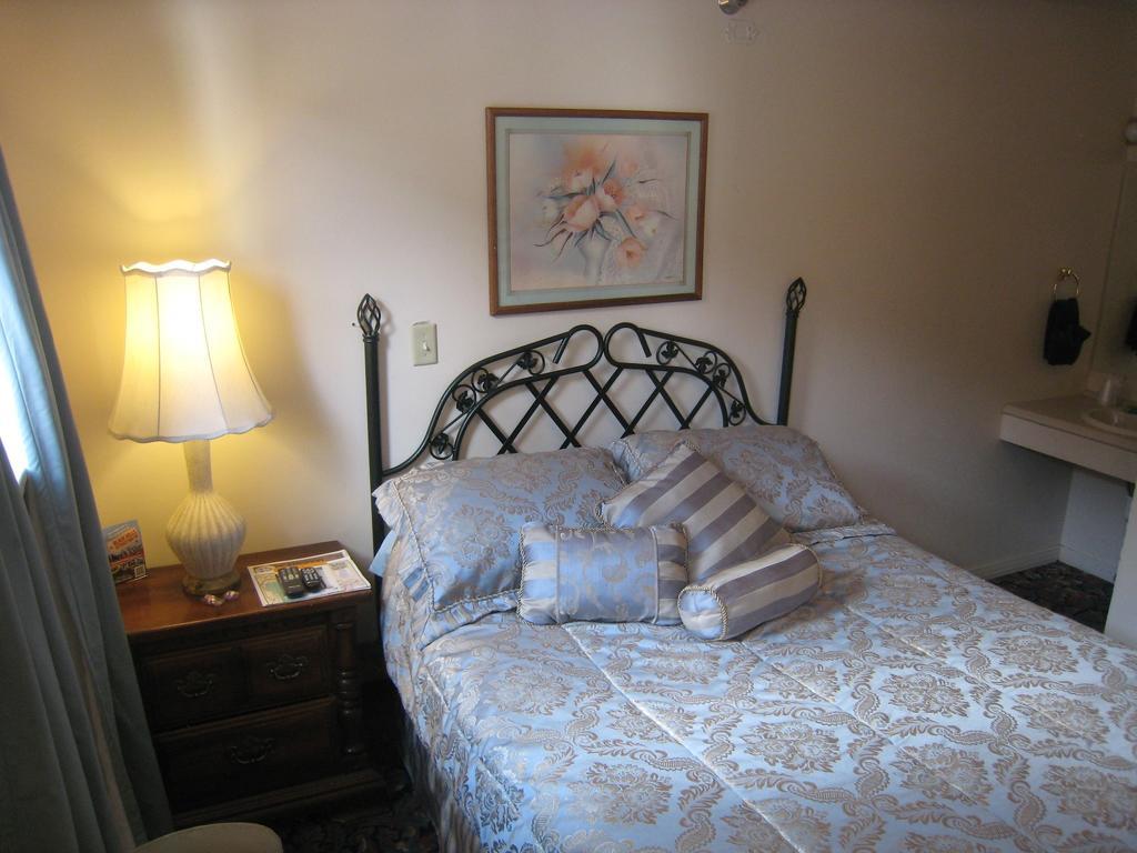 Deadwood Dick'S Hotel Room photo