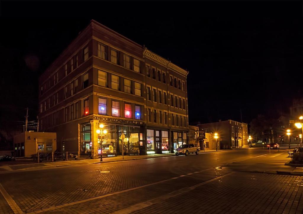 Deadwood Dick'S Hotel Exterior photo