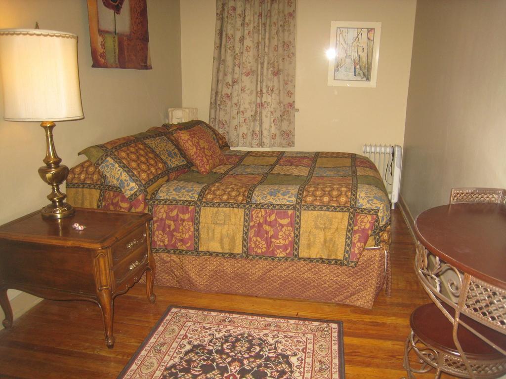 Deadwood Dick'S Hotel Room photo