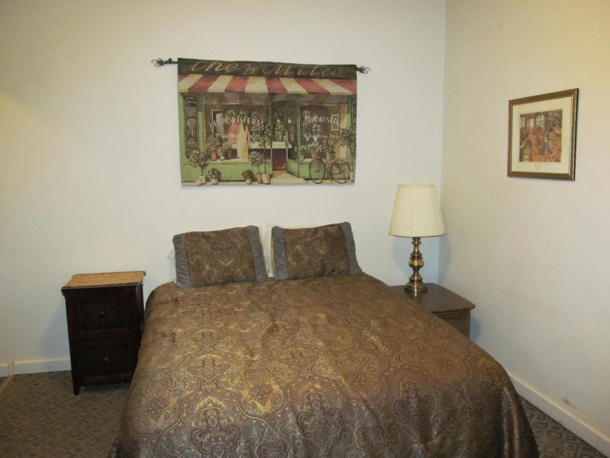 Deadwood Dick'S Hotel Room photo